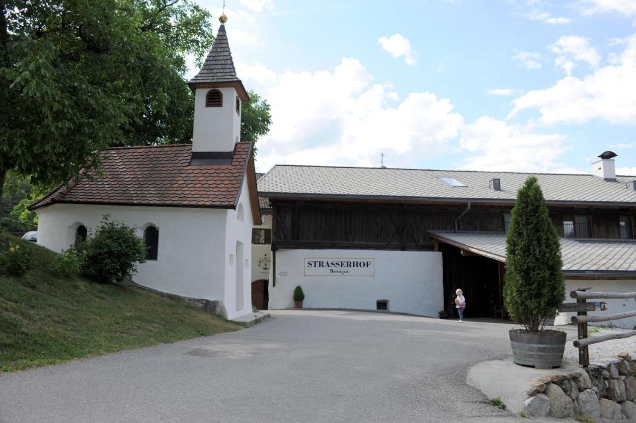 Strasserhof Tenuta-Weingut Vahrn Екстериор снимка